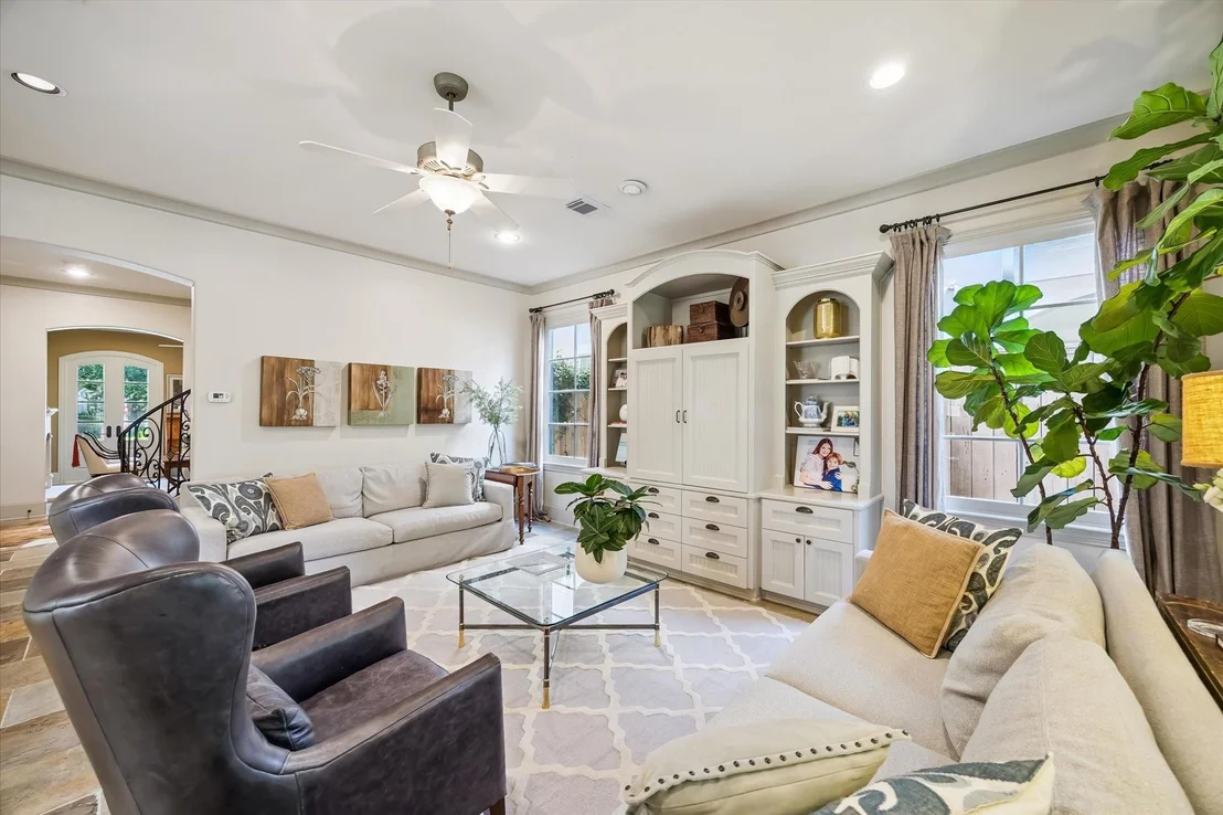 Photo of 4125 Riley Street