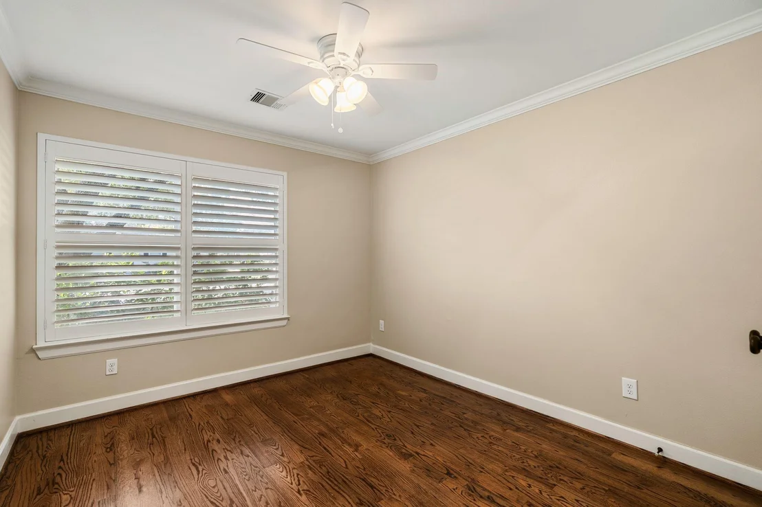 Photo of 1858 Chantilly Lane