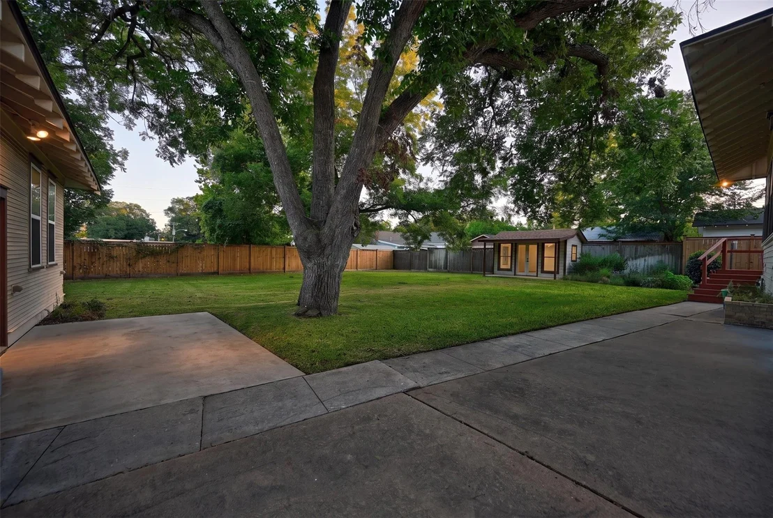 Photo of 405 College Avenue