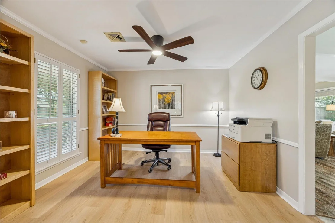 Photo of 10902 Mullins Drive