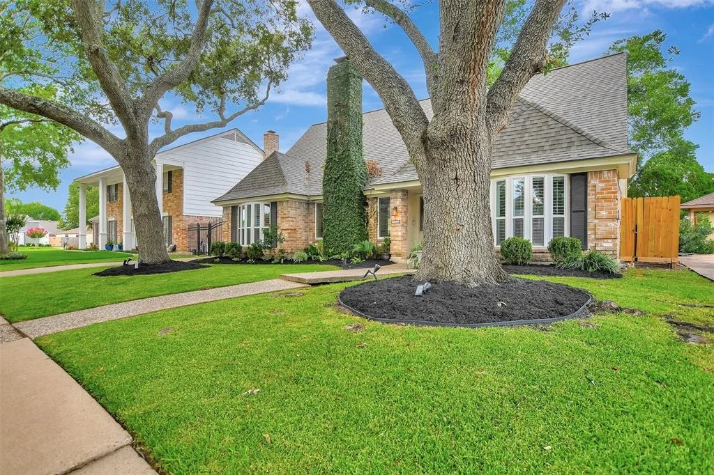 Photo of 11514 Chevy Chase Drive