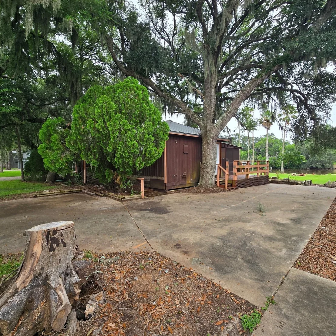 Photo of 1471 Private Road 652