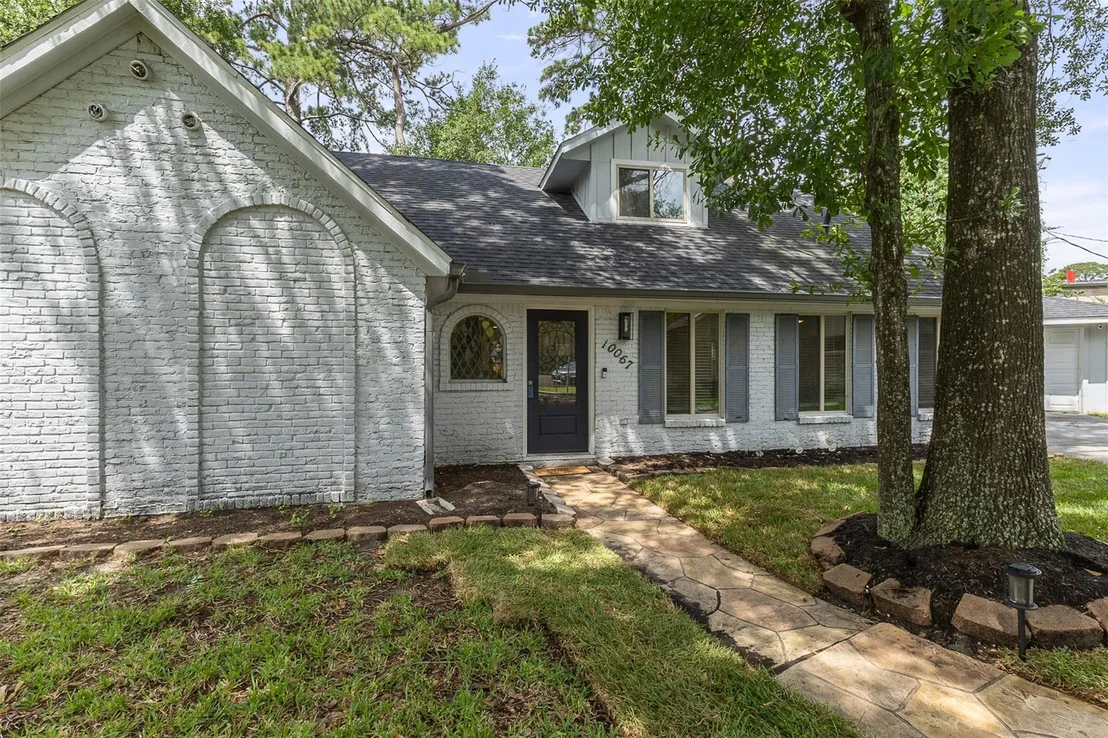 Photo of 10067 Briarwild Lane