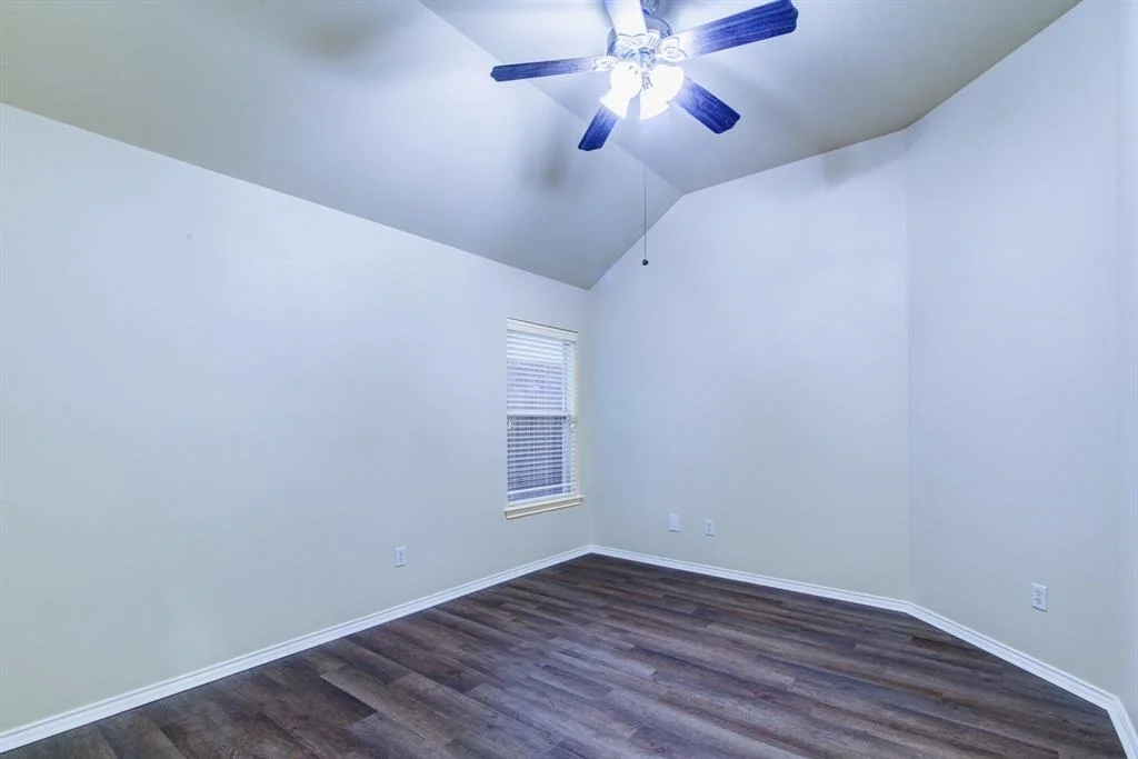 Photo of 421 Laddingford Lane