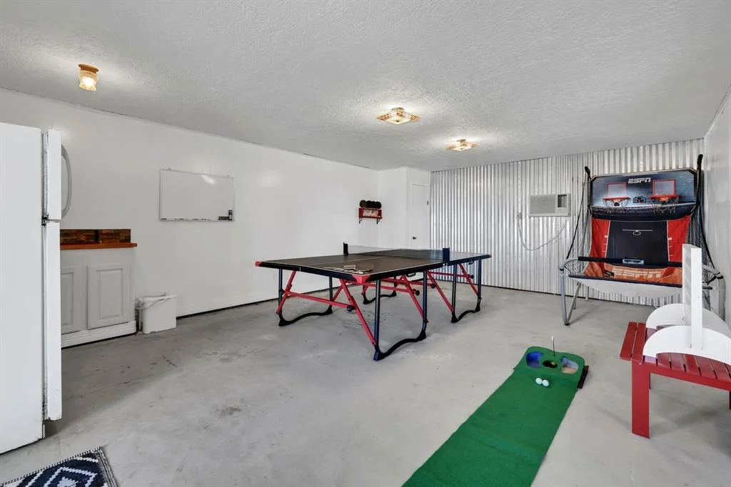 Photo of 255 Edgewater Way