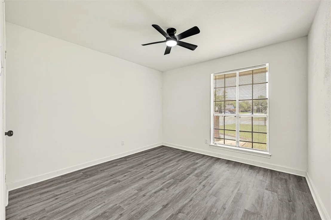Photo of 1123 Fallbrook Drive