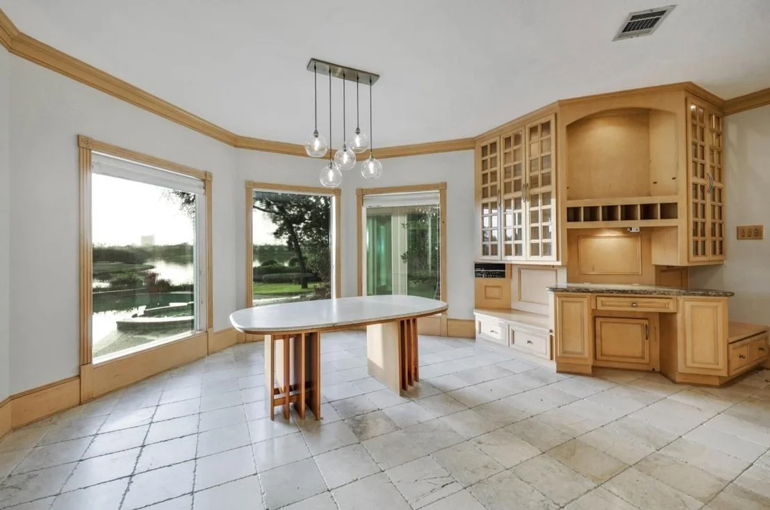 Photo of 35 W Isle Place