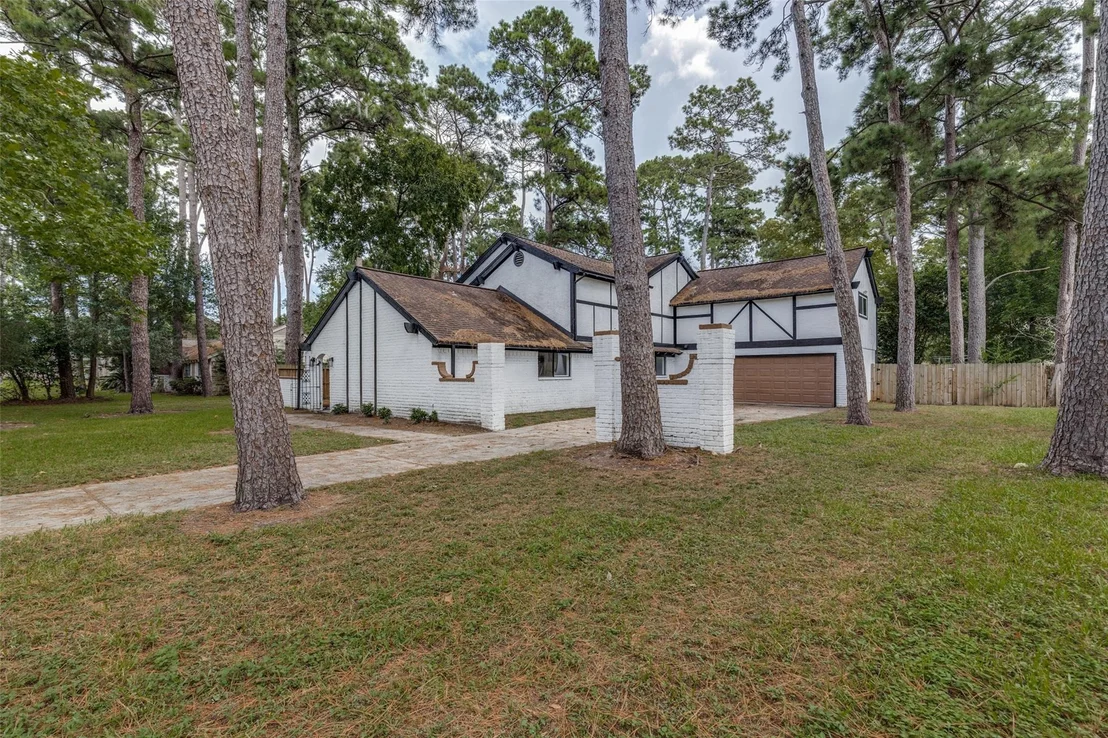 Photo of 6611 Falling Waters Drive