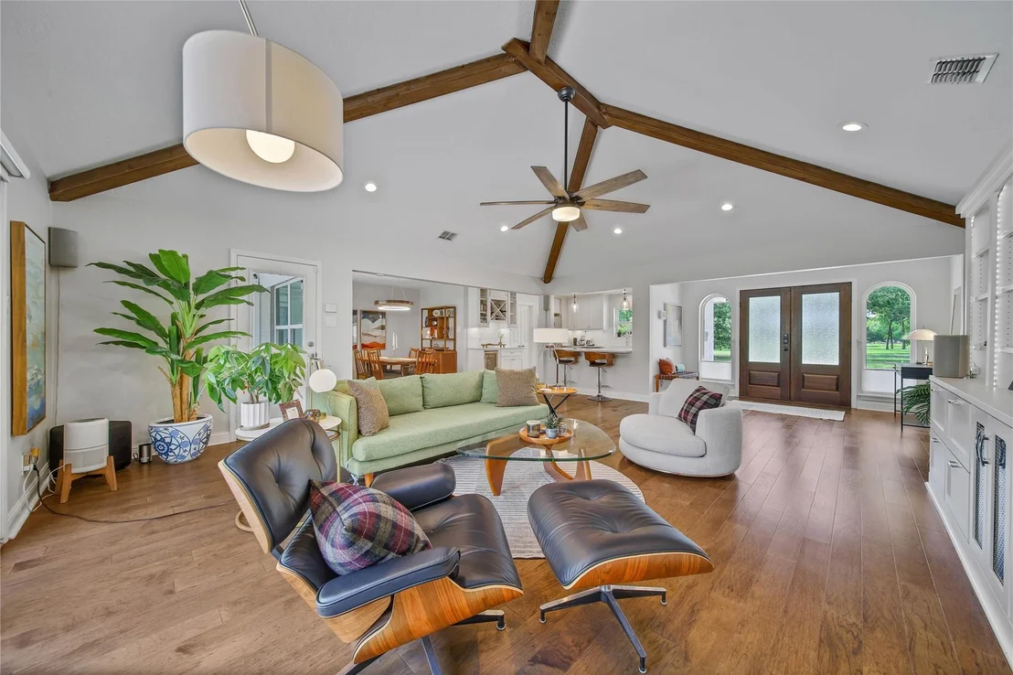 Photo of 1503 W T C Jester Boulevard