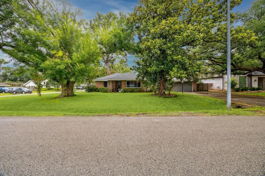 Photo of 1625 Longacre Drive