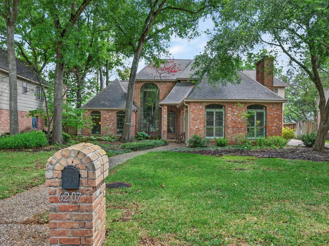Photo of 6207 Sandypine Drive