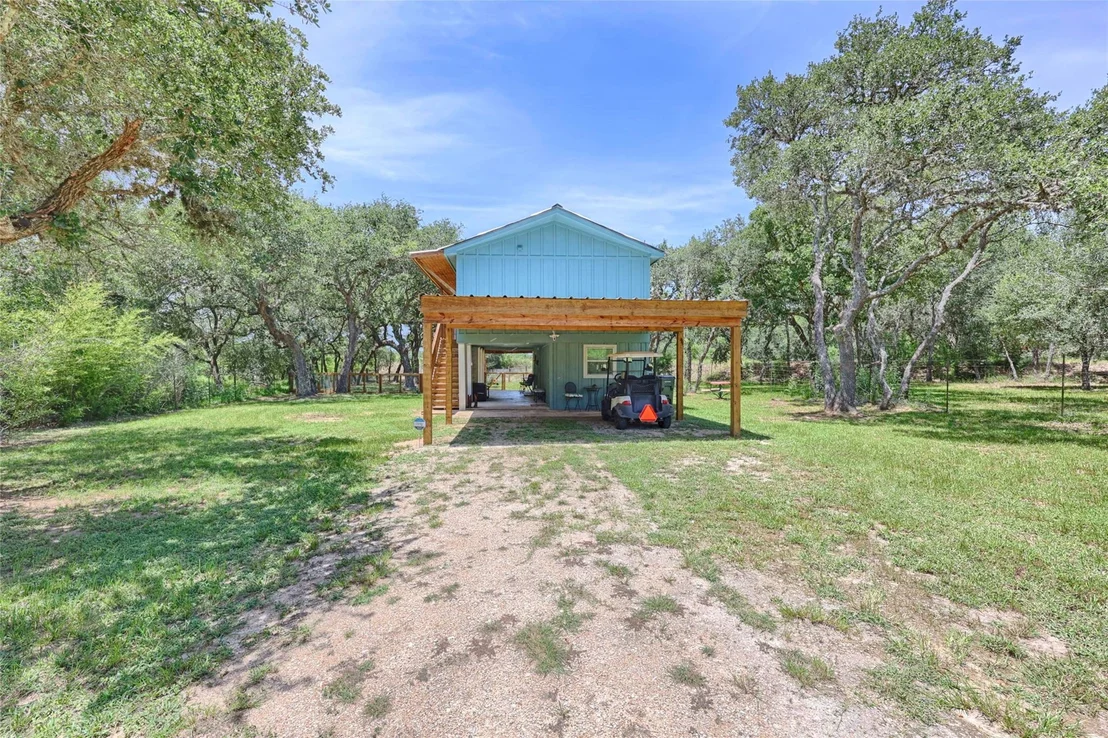 Photo of 207 Hickory Drive