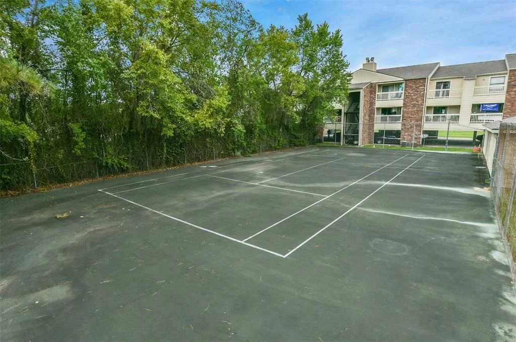 Photo of Unit 16A at 2501 Gulf Freeway