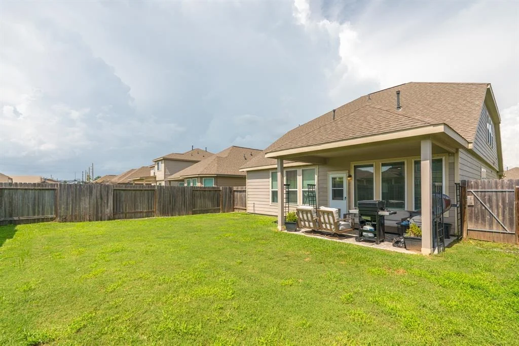 Photo of 17619 Harbourfront Road