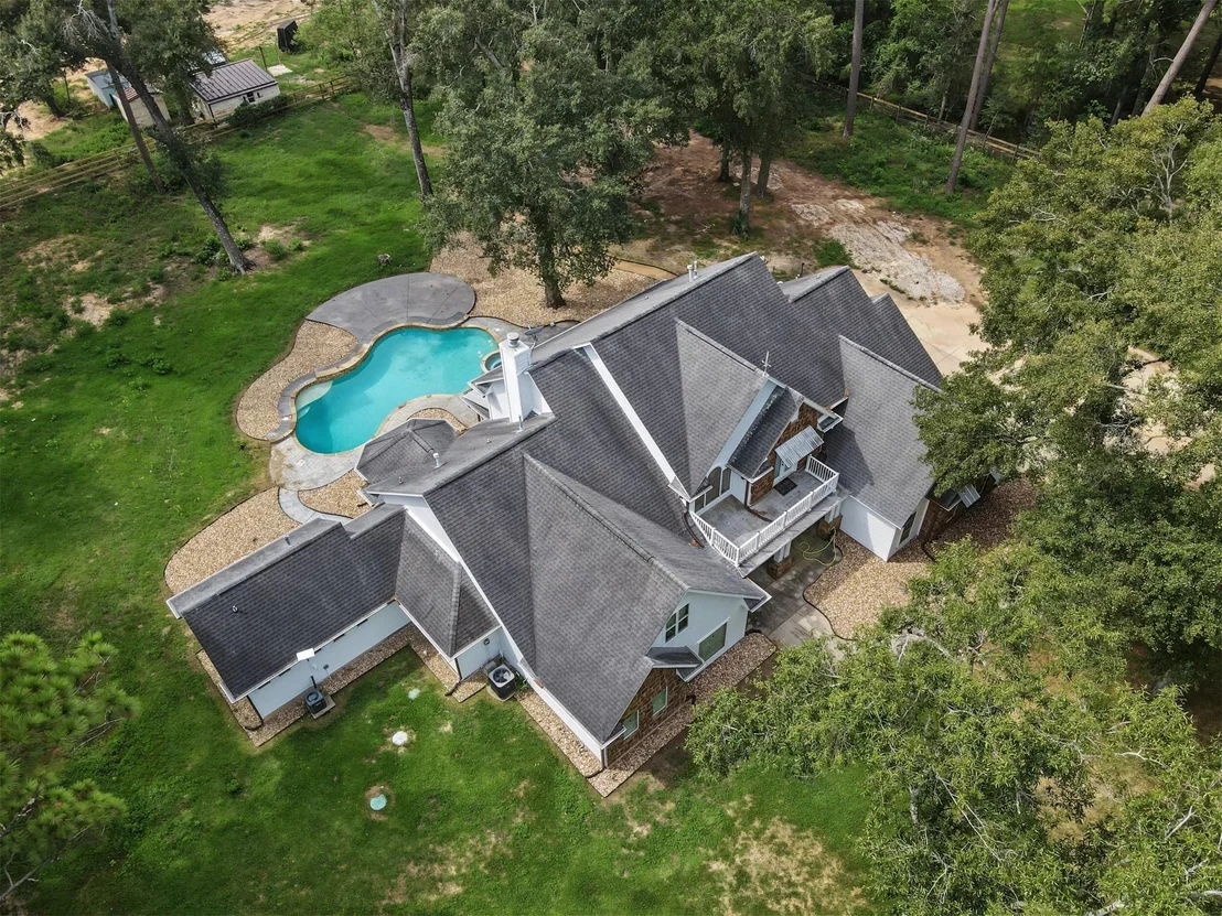 Photo of 10933 Lake Forest Drive