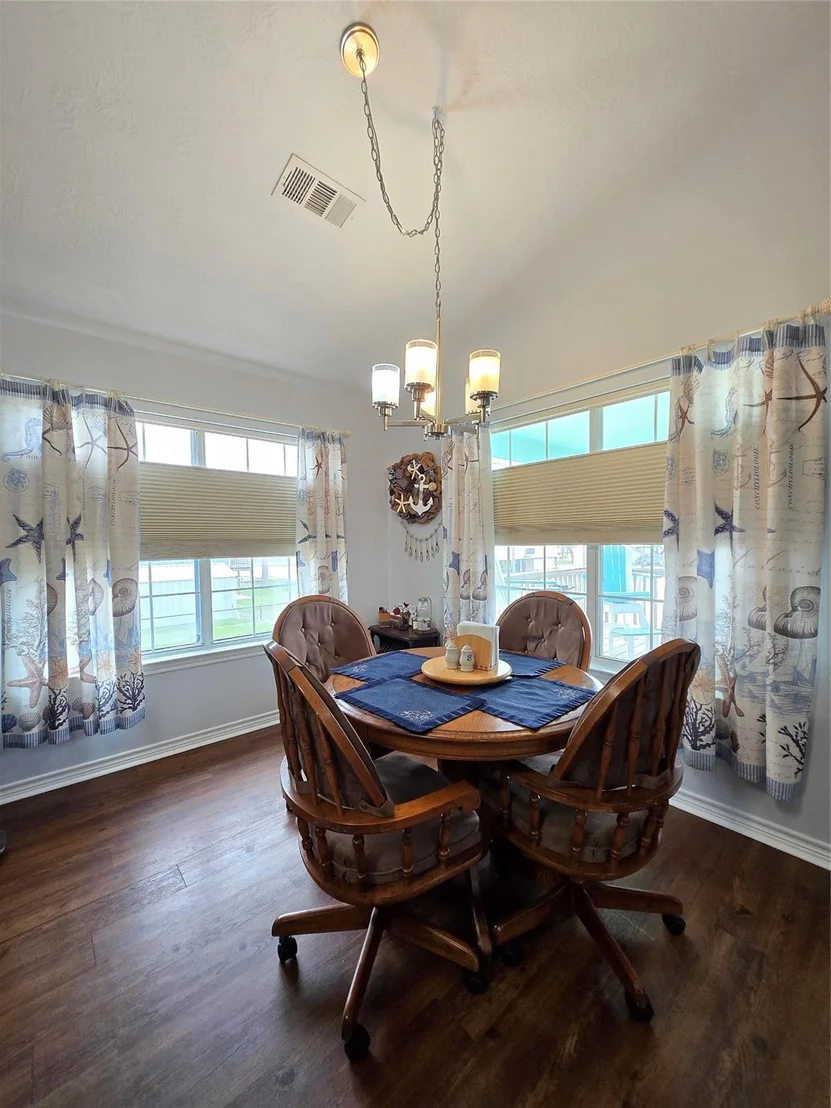 Photo of 16 Peggy Street E