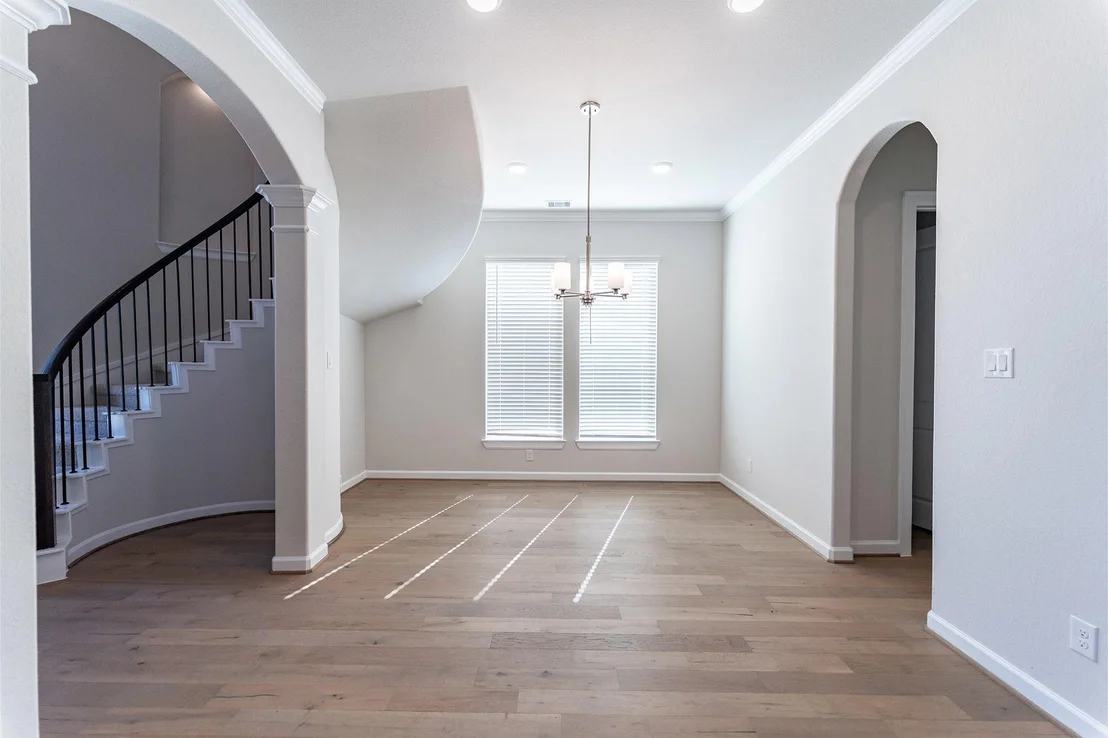 Photo of 710 Woodbinde