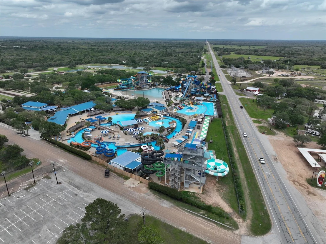 Photo of 302 Bluebonnet Bend