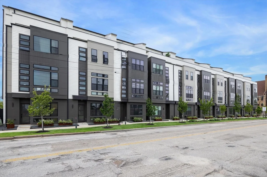 Photo of 2105 Emancipation Avenue