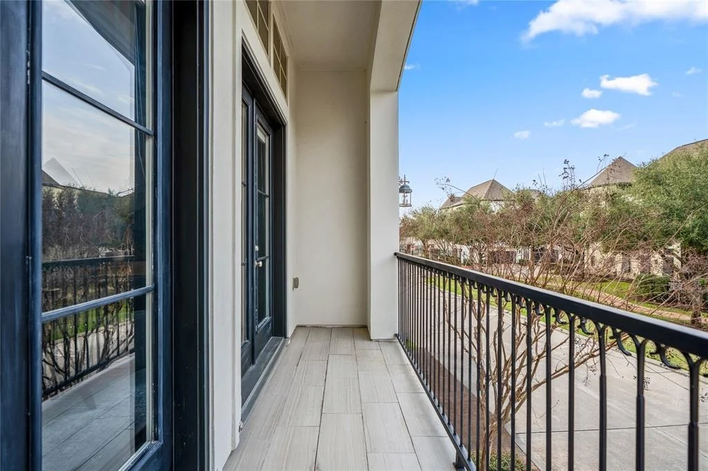 Photo of 10913 Upland Park
