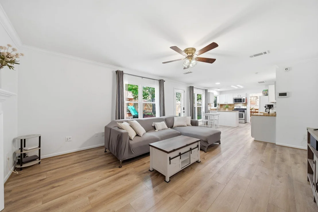 Photo of 815 Sierra Lake Drive