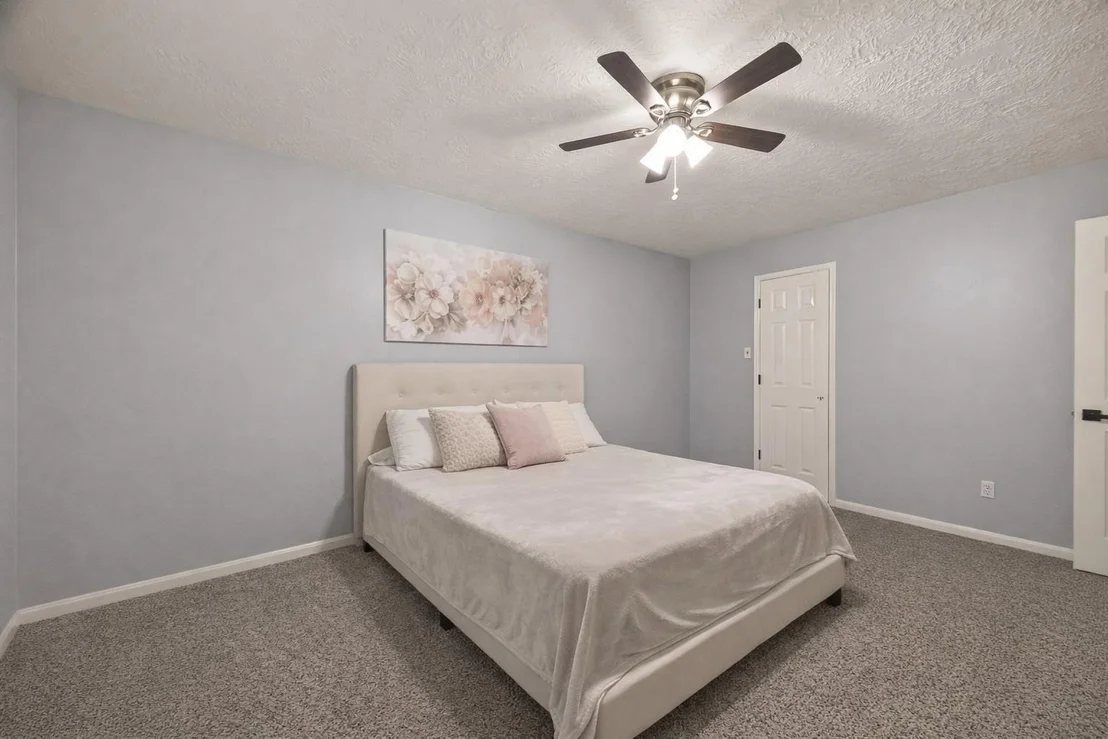 Photo of 579 Rivergrove Drive