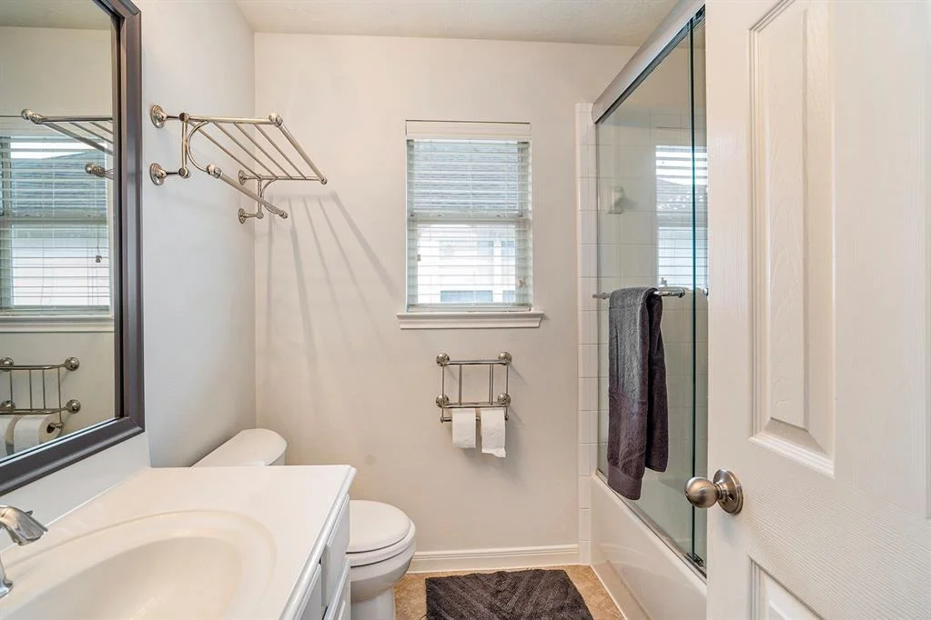 Photo of 601 White Oak Pointe