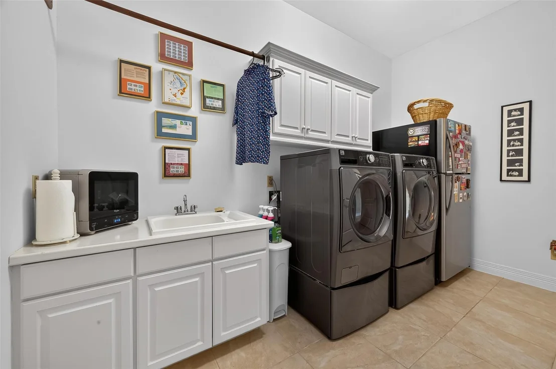 Photo of 2242 Marina Way