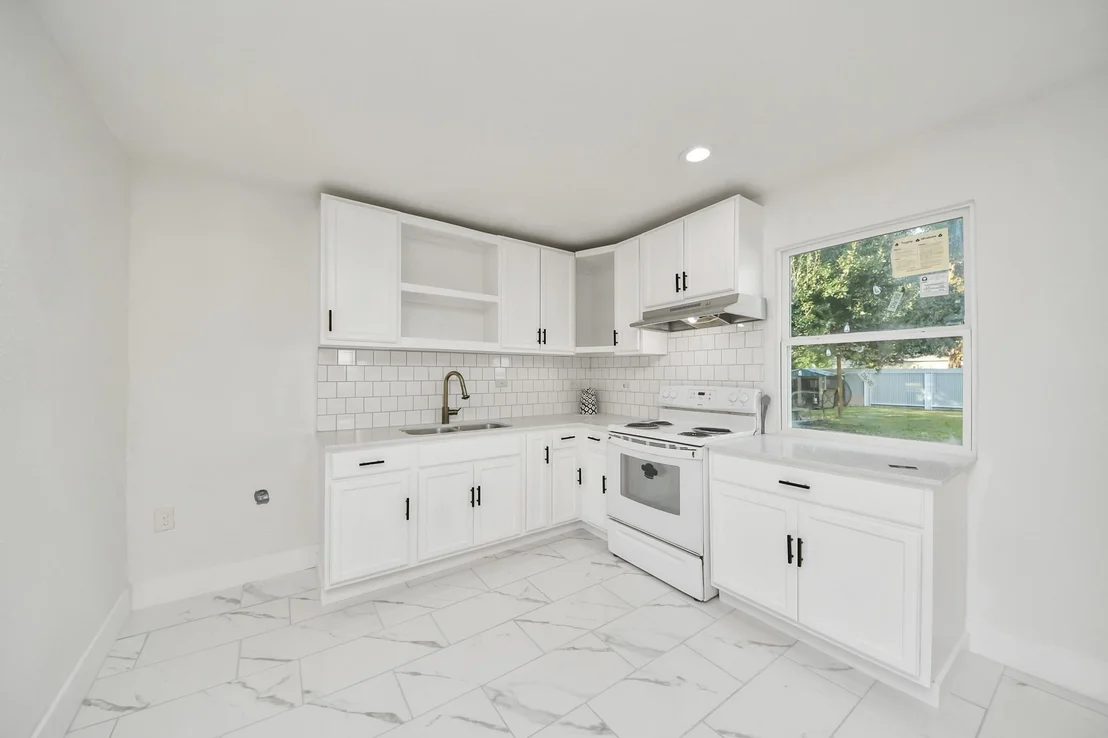 Photo of 2926 Knotty Oaks Trl Trail