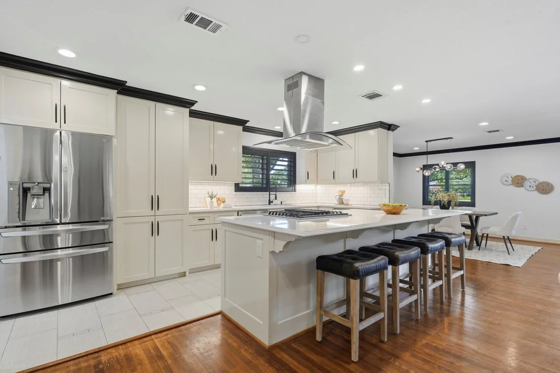 Photo of 2302 Chimney Rock Road