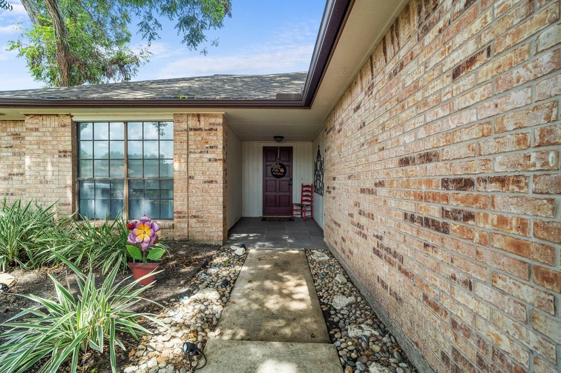 Photo of 2437 Willow Bend Drive