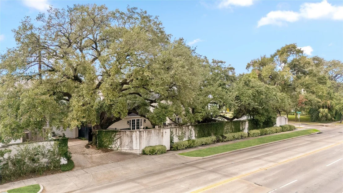 Photo of 2105 Del Monte Drive