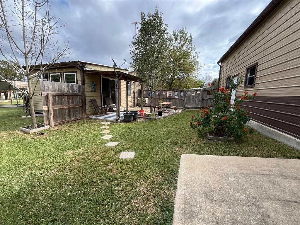 Photo of 302 Oak Hill Drive