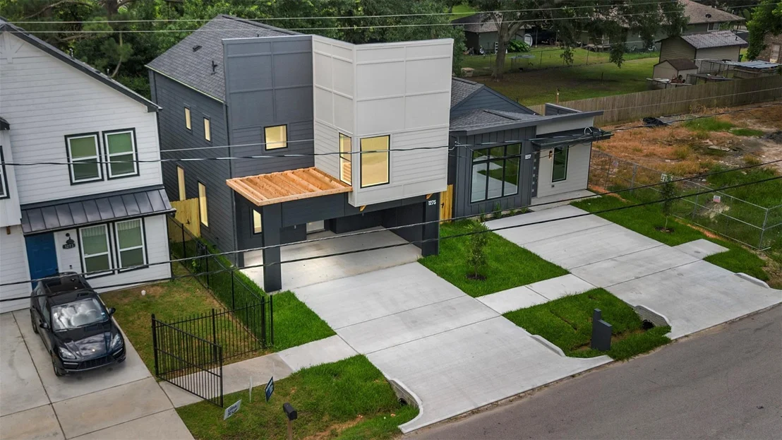 Photo of 1275 Dewalt Street