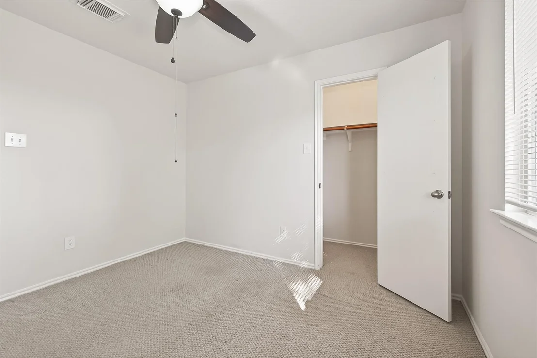 Photo of 11034 Knobbley Oak Court