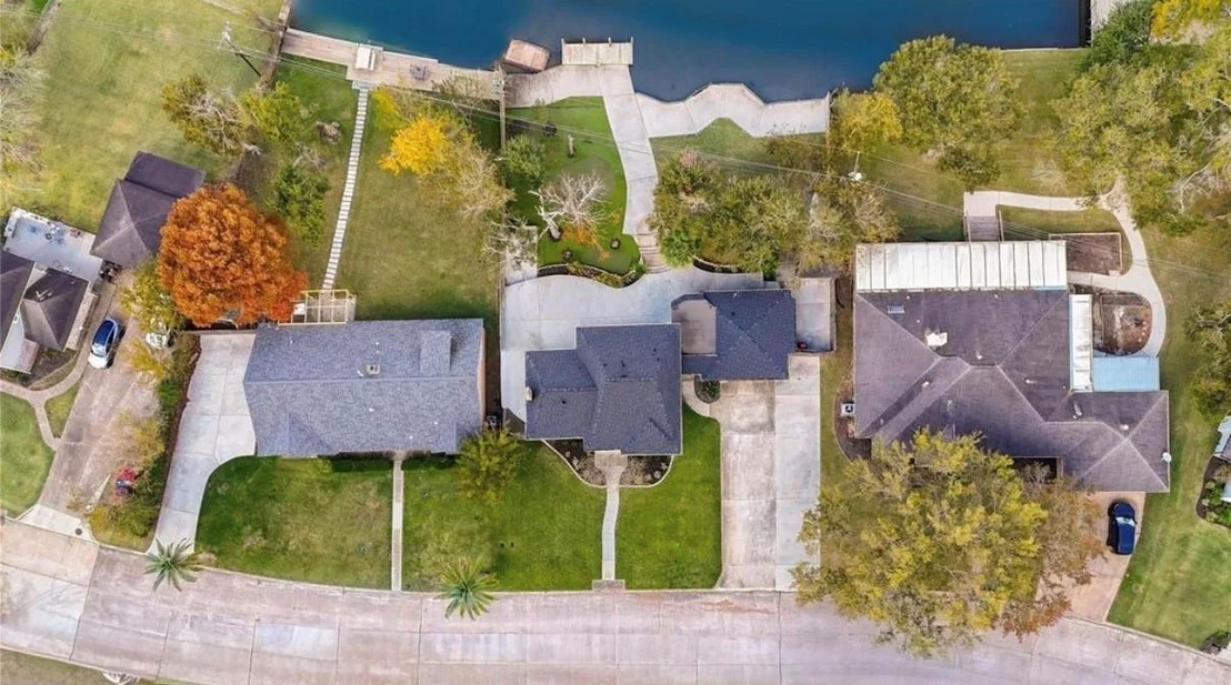 Photo of 303 Old Bayou Drive