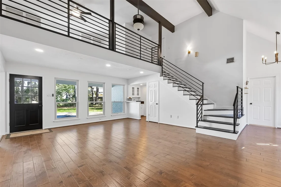 Photo of 13202 Lakecrest Drive
