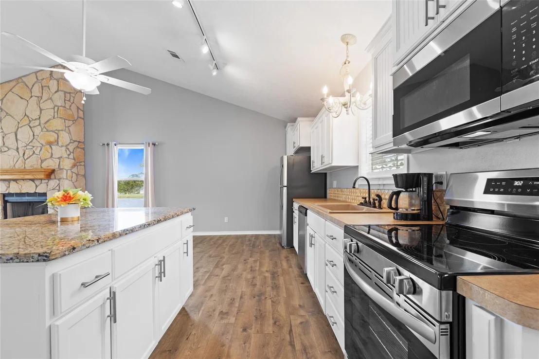 Photo of 140 Meadowview Drive