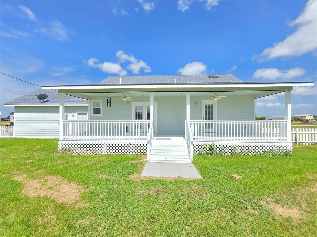 Photo of 657 Bayview Drive