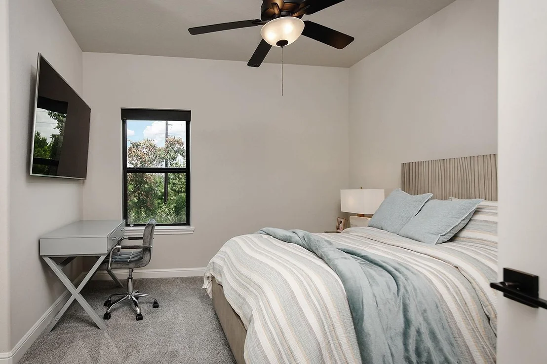 Photo of 28268 Woodley Drive