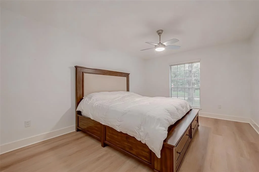Photo of 5902 Templegate Drive