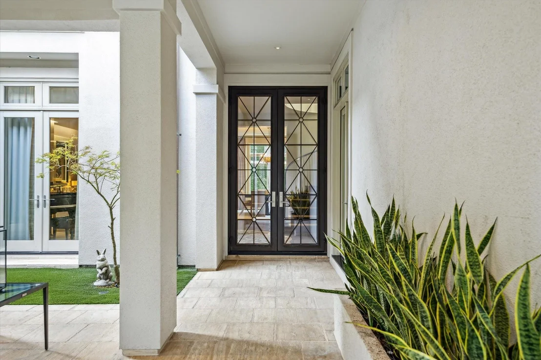 Photo of 20 Eaton Square