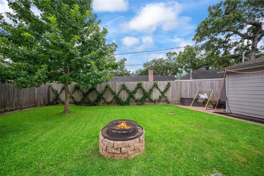 Photo of 14511 Oak Bend Drive