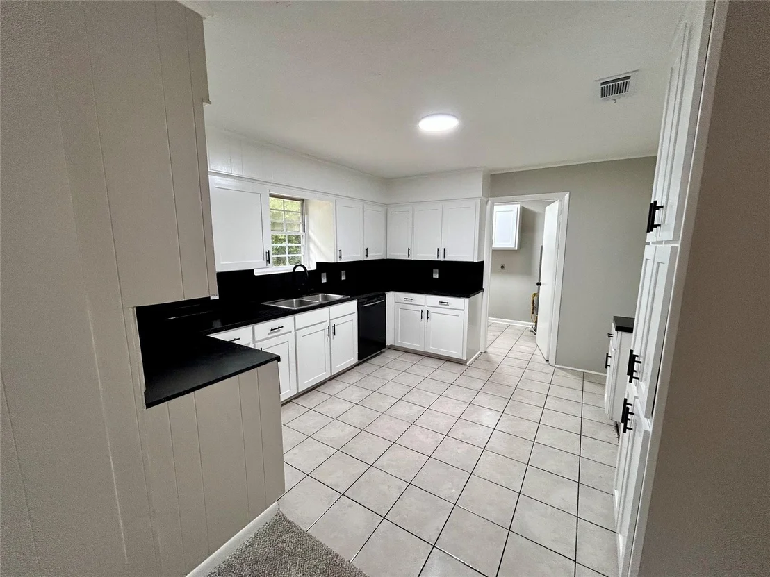 Photo of 1106 Annette Drive