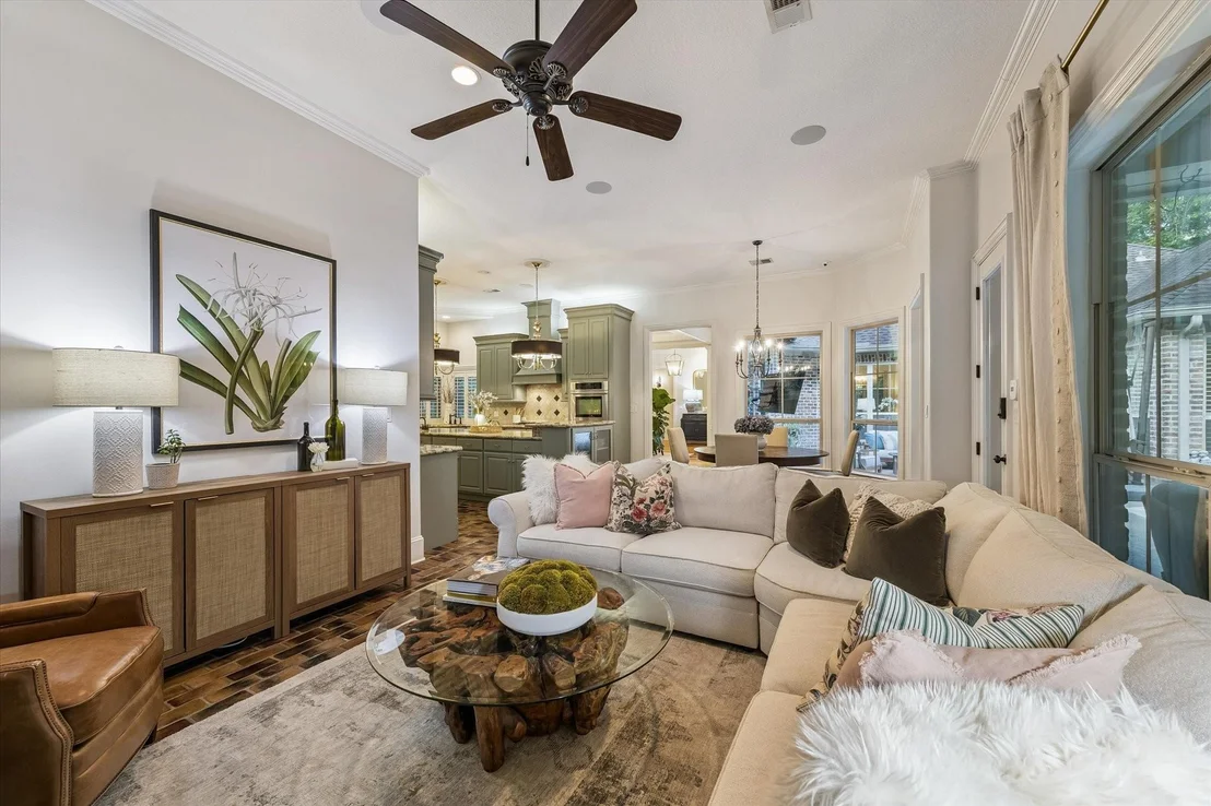 Photo of 10290 Paradise Valley Drive