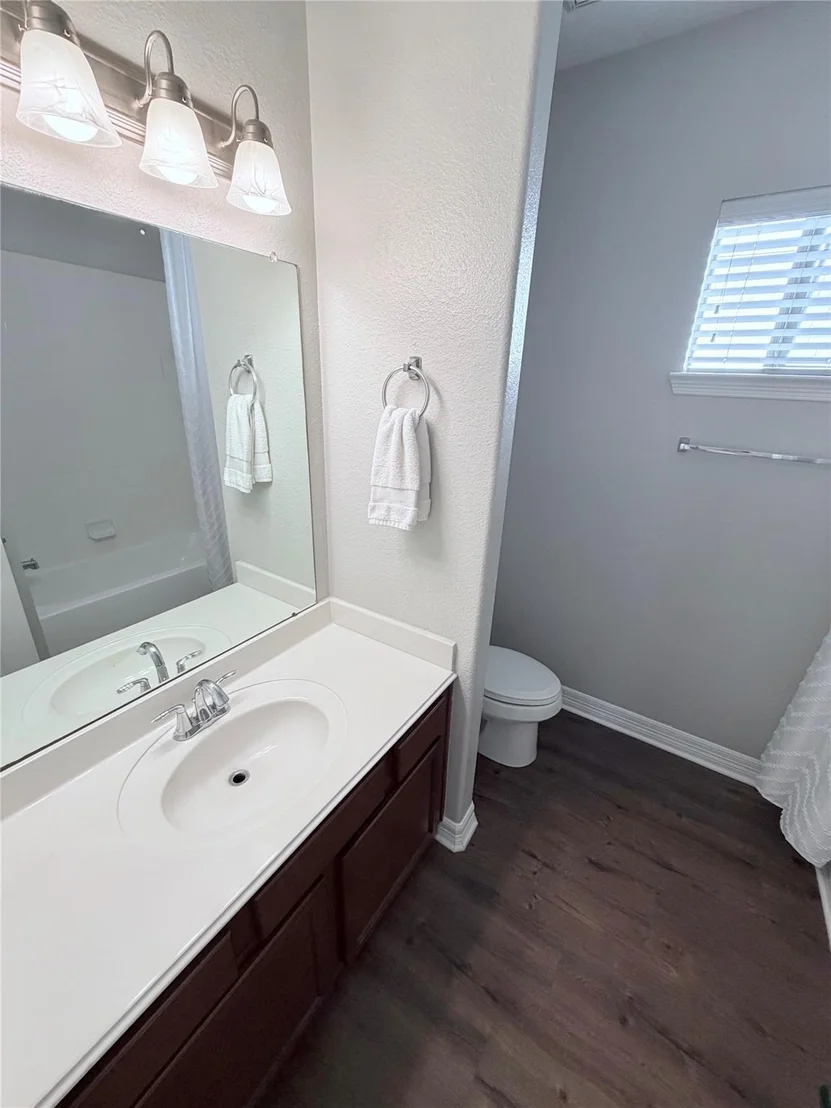 Photo of 1721 Round Oak Lane