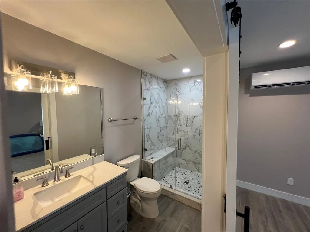 Photo of 2182 Marina Way