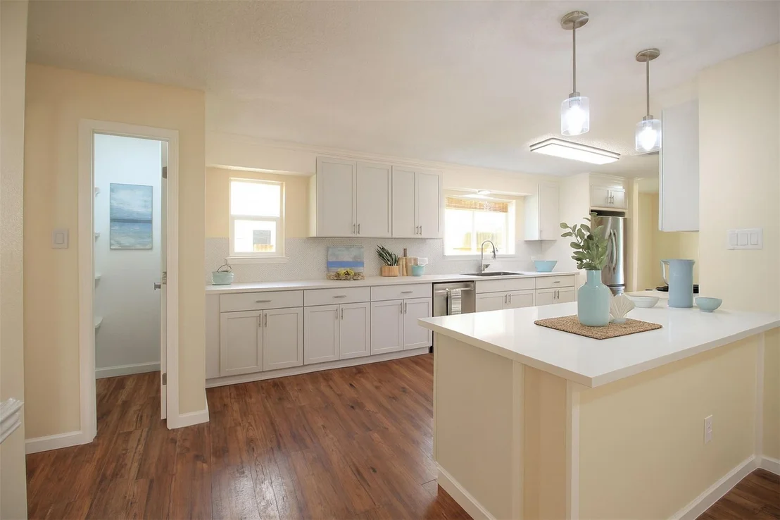 Photo of 8011 Goldengrove Drive