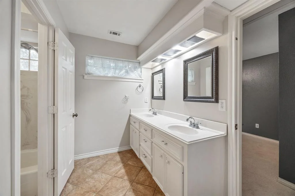 Photo of 942 Montview Drive