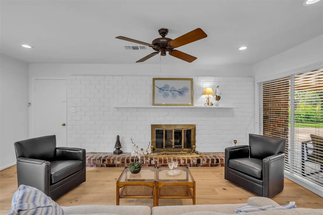 Photo of 10127 Hazelhurst Drive